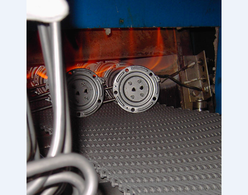 一種新型的網(wǎng)帶式釬焊爐冷卻裝置